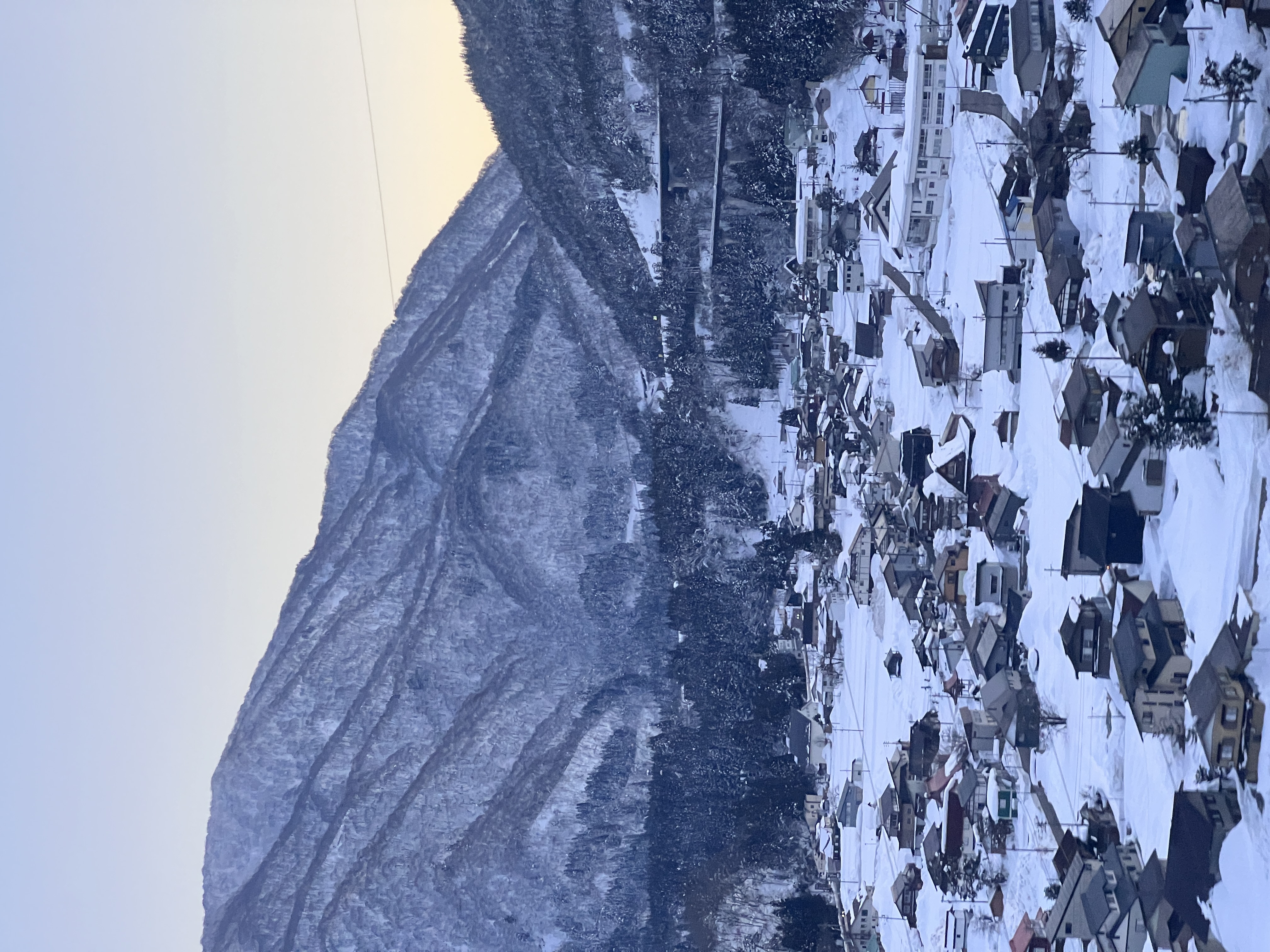 前往高山途中的车窗风景